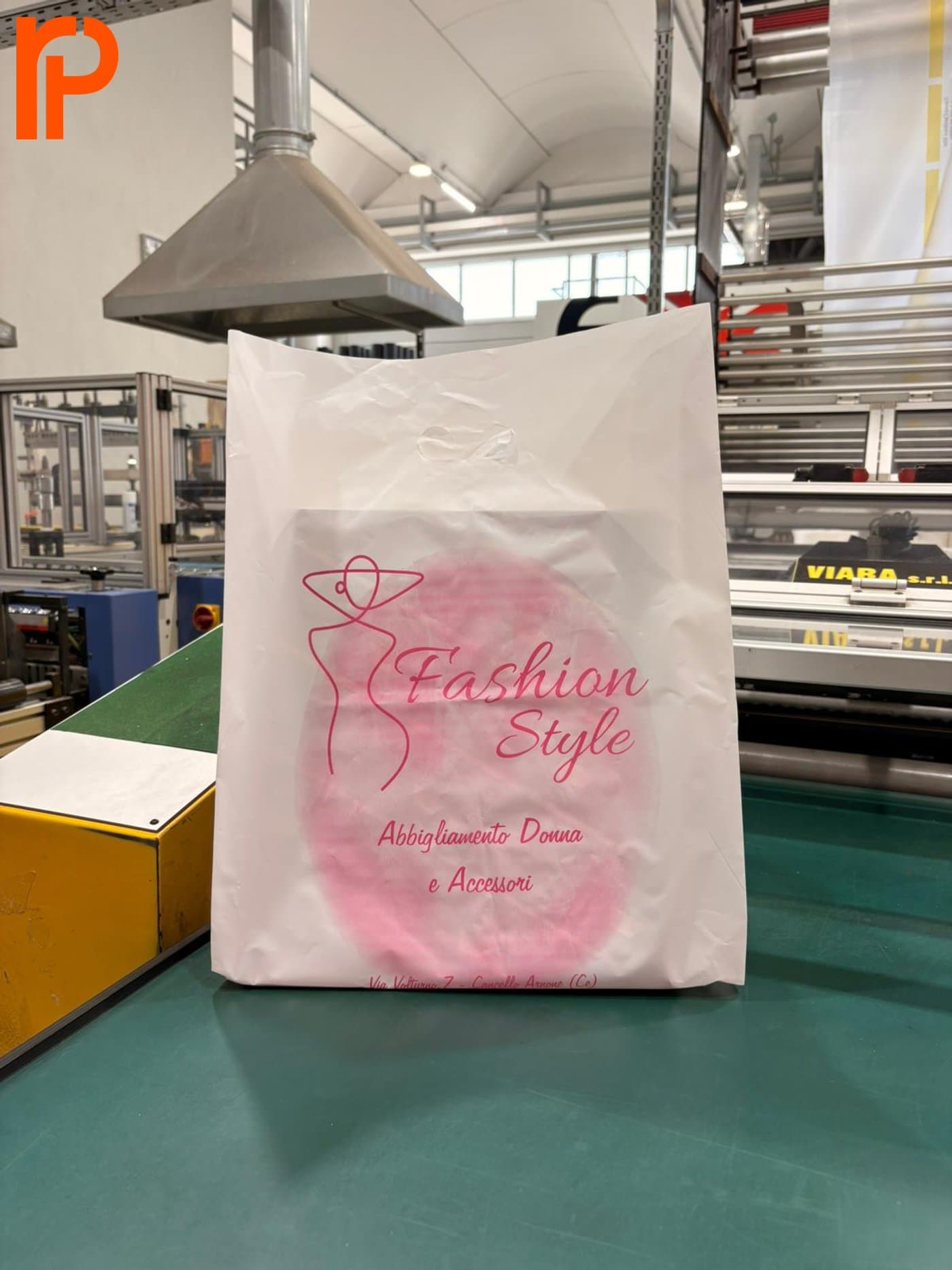 Busta personalizzata realizzata per Fashion Style, abbigliamento donna