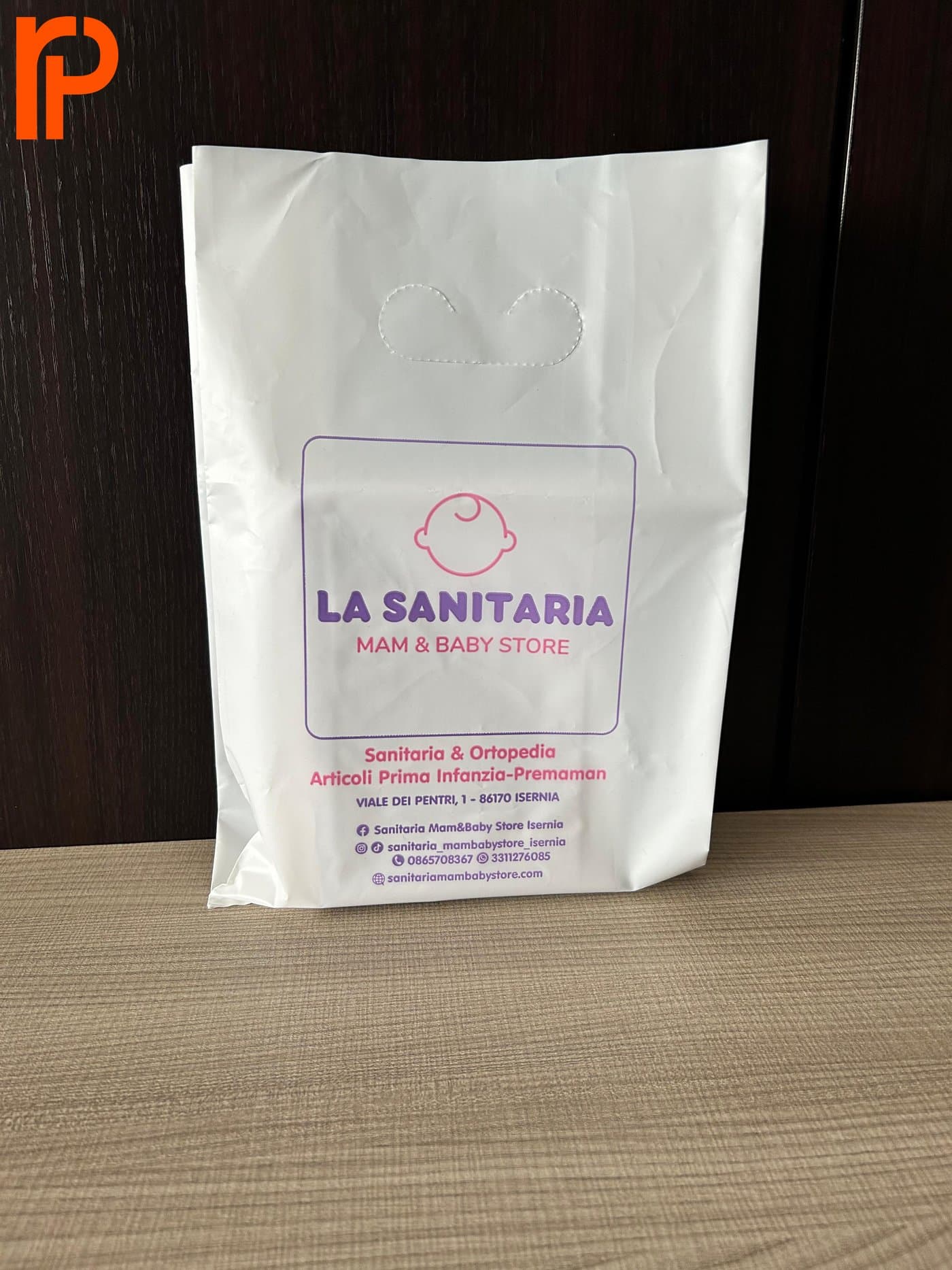 Busta personalizzata realizzata per La Sanitaria, Mam & Baby Store