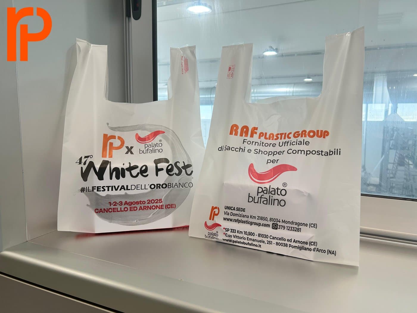 Shopper in edizione limitata realizzata da Raf Plastic Group per il White Fest 2025 di Cancello ed Arnone