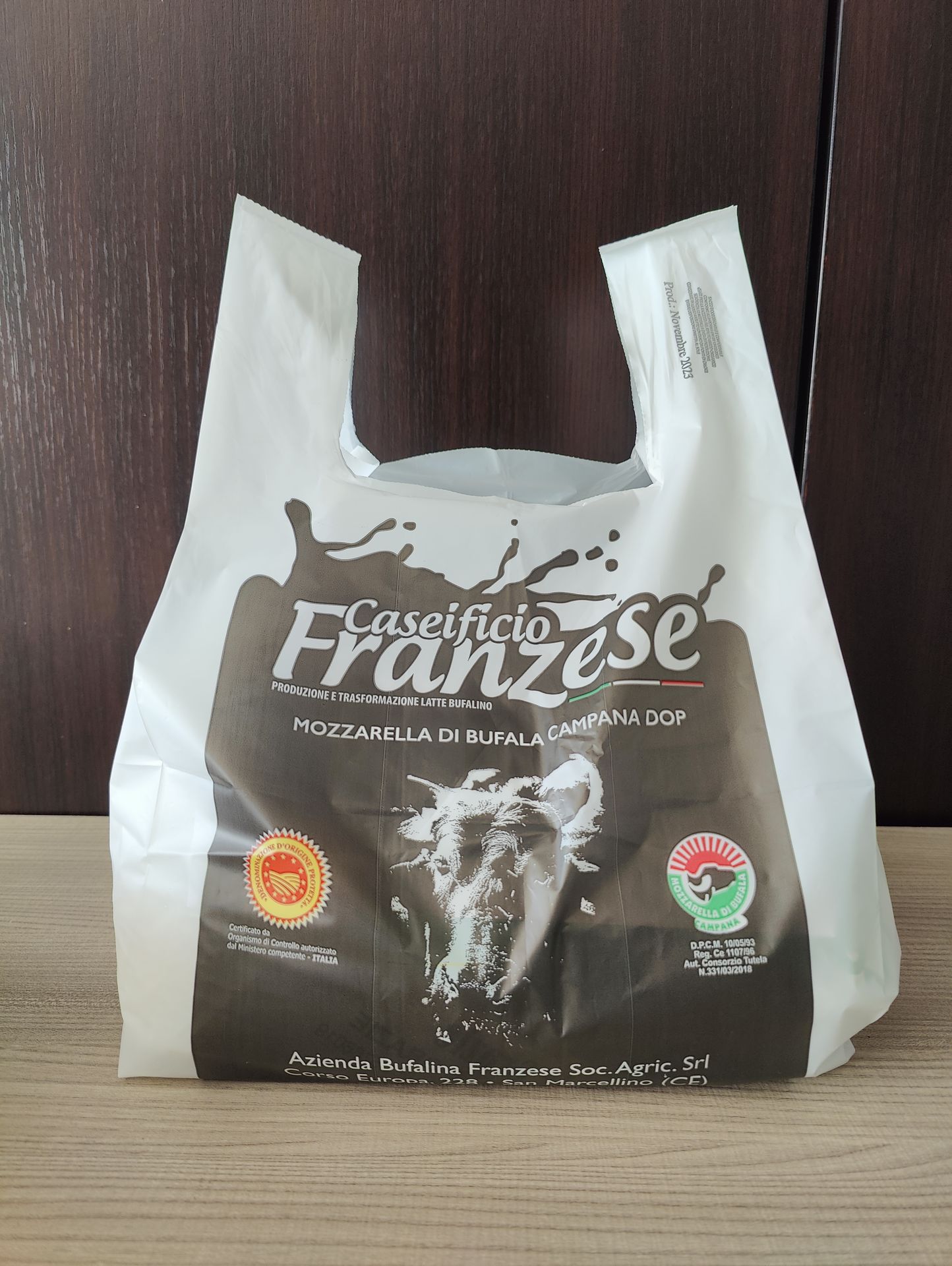 Shopper compostabile con manico a canotta personalizzata per caseifici